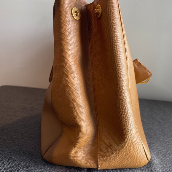 Prada Saffiano Lux Large Galliera Bag in Camel - Preowned - Picture 6 of 12